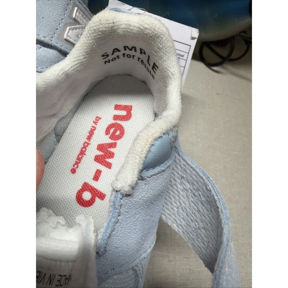 New Balance product pair